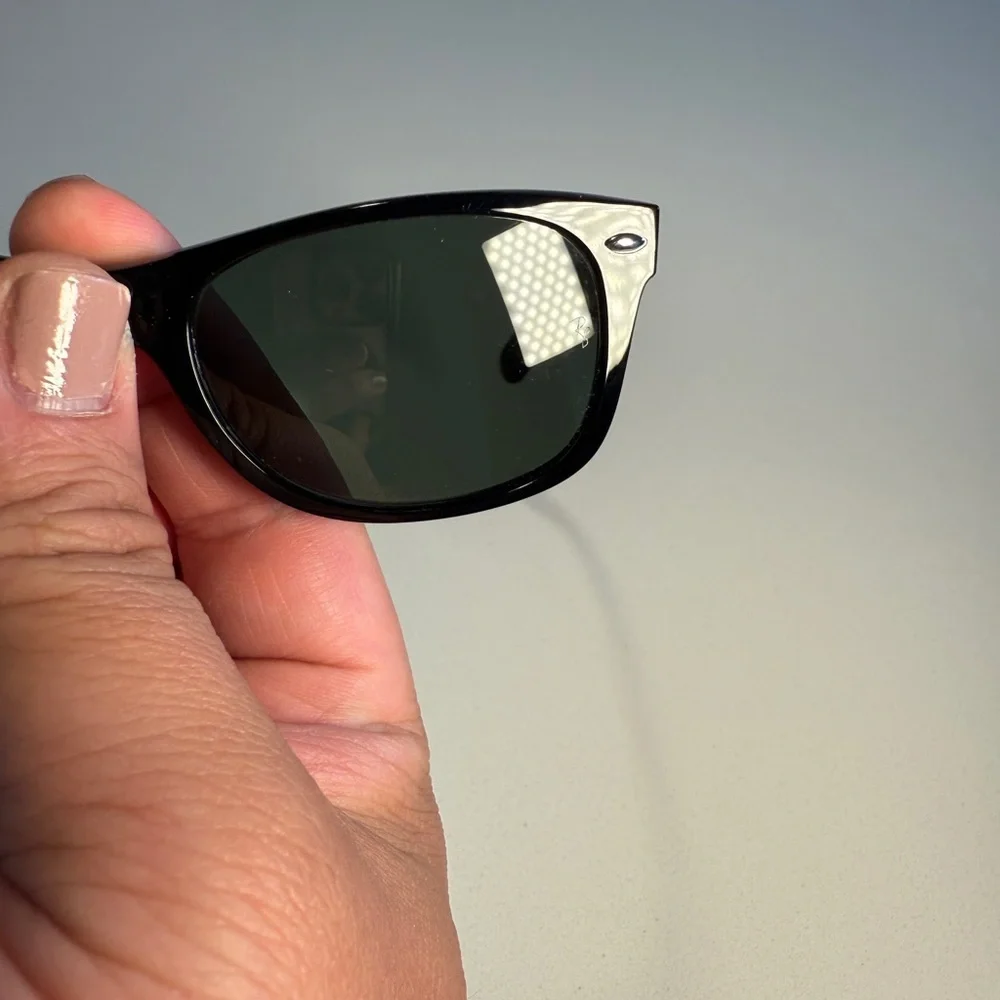 RAY-BAN - Black Wayfarer - RB2132 - NWT